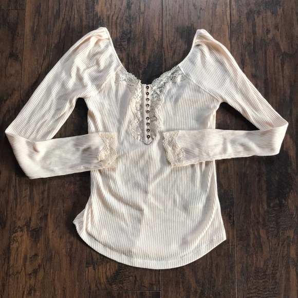 NWOT- Free People off the shoulder Blouse - Picture 3 of 5